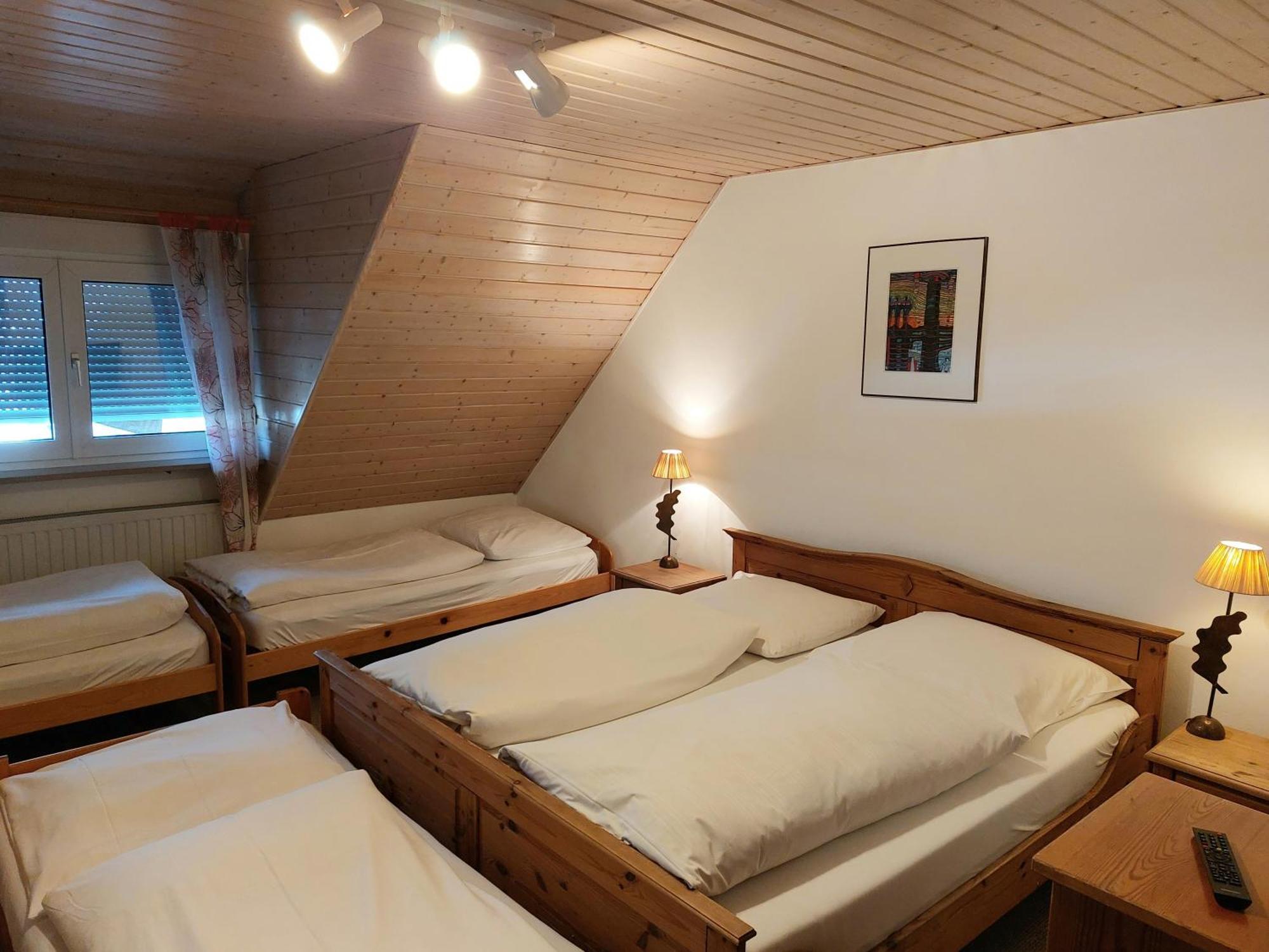 Gästehaus Langhammer Bubenreuth Rum bild
